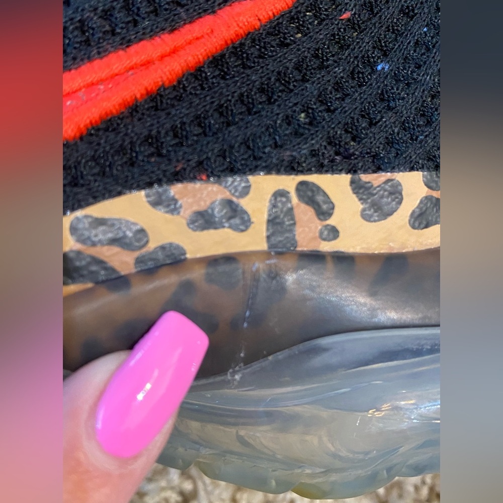 Nike VaporMax Shoes - Picture 10 of 16